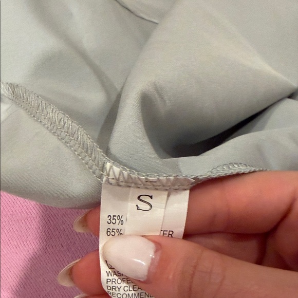 Elegant Gray Sleeveless Dress - Picture 3 of 3